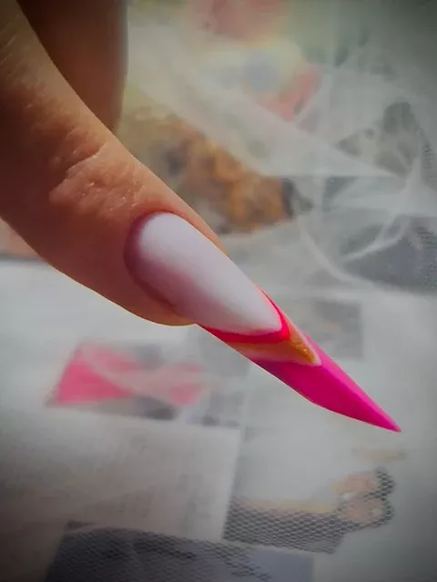 Stiletto-Modellage mit präziser Form