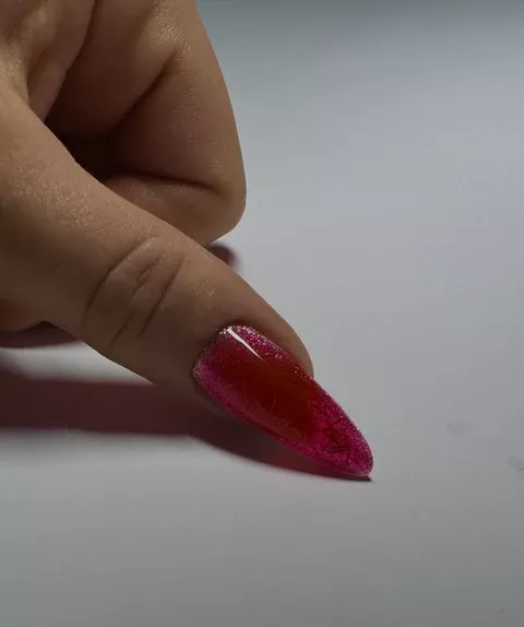 Stiletto-Detail in Pink mit Schimmer – No-File Technik